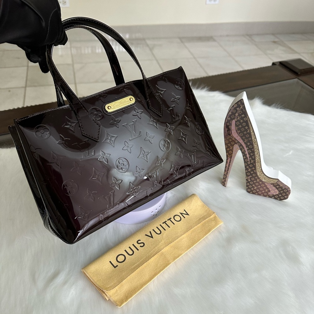Louis Vuitton Vernis Wilshire Bag